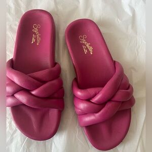 SEYCHELLES LOS ANGELES LOW KEY MAGENTA LEATHER SANDALS